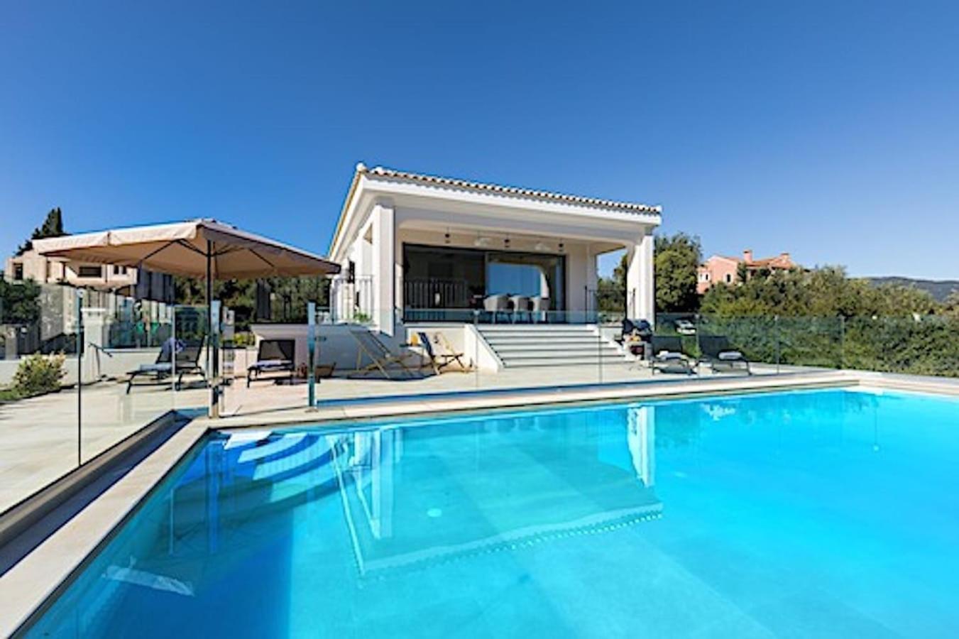 Villa Cp 4 Bedroom Villa Giem Dassia