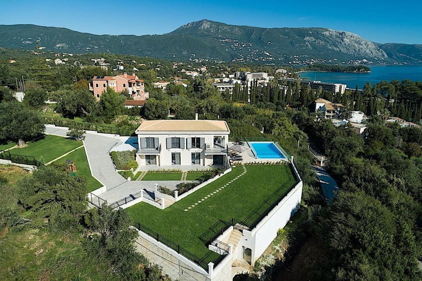 Cp 4 Bedroom Villa Giem Dassia * Dafnila