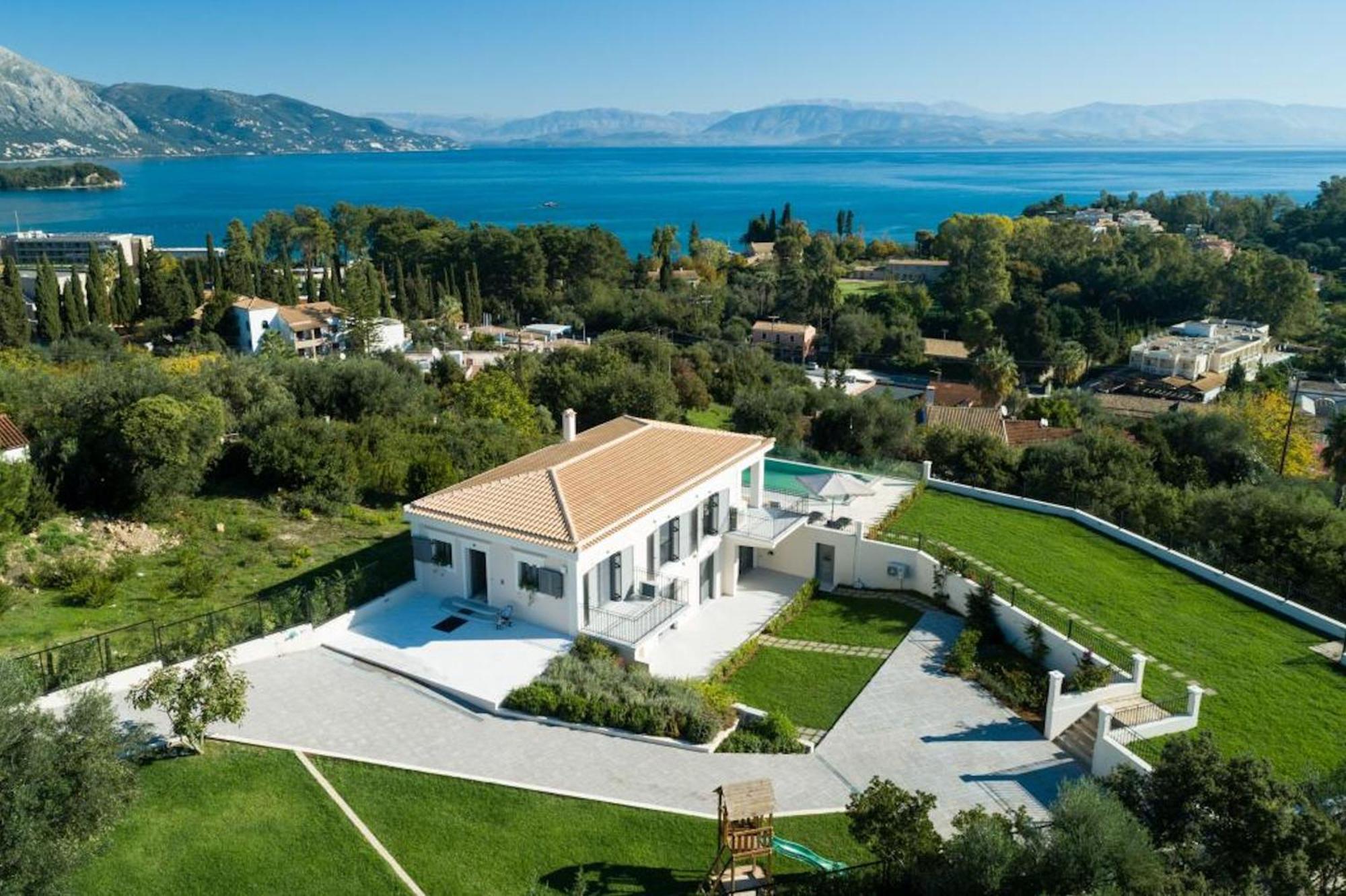 Cp 4 Bedroom Villa Giem Dassia Villa Dafnila