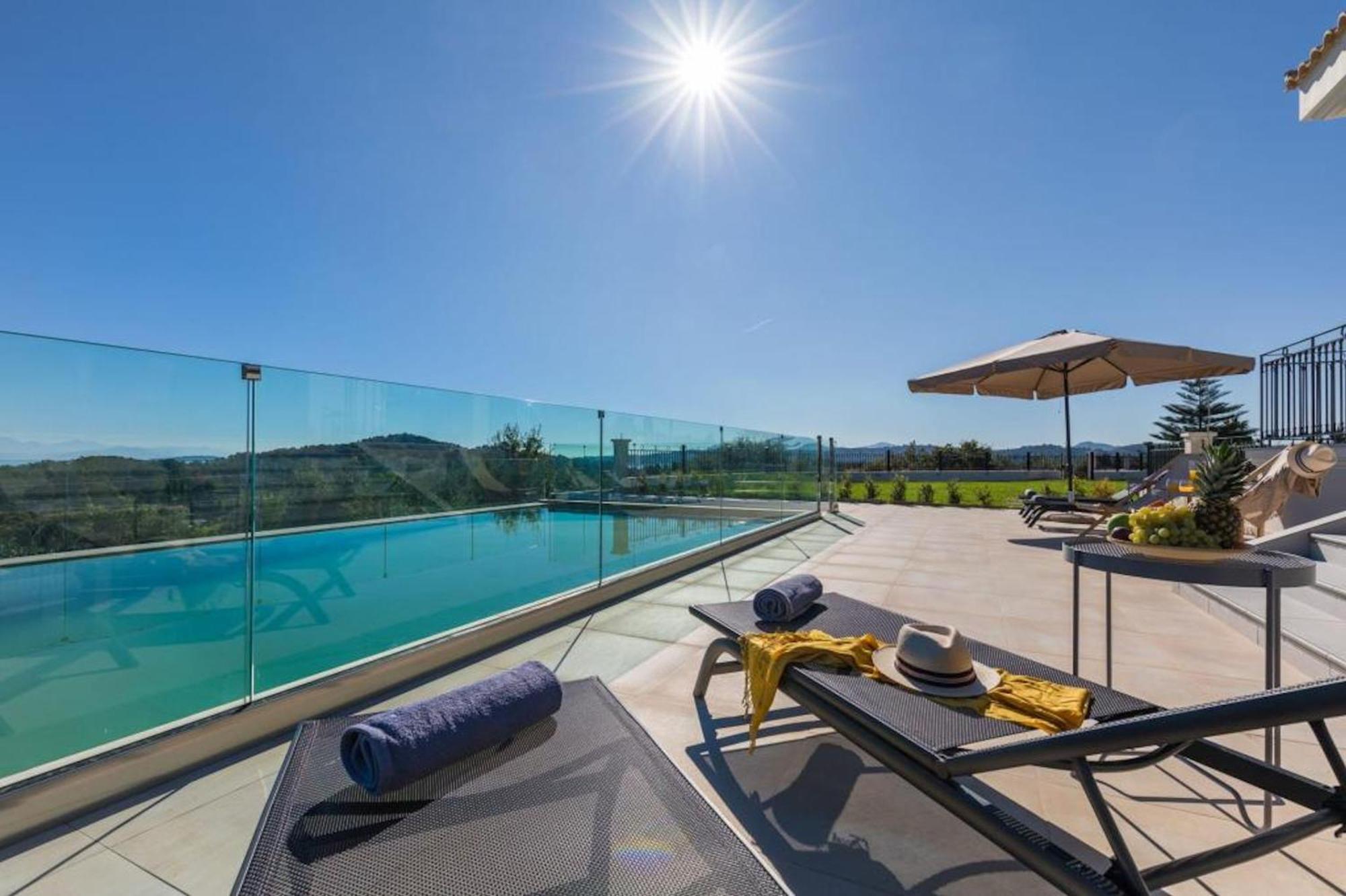 Cp 4 Bedroom Villa Giem Dassia * Dafnila