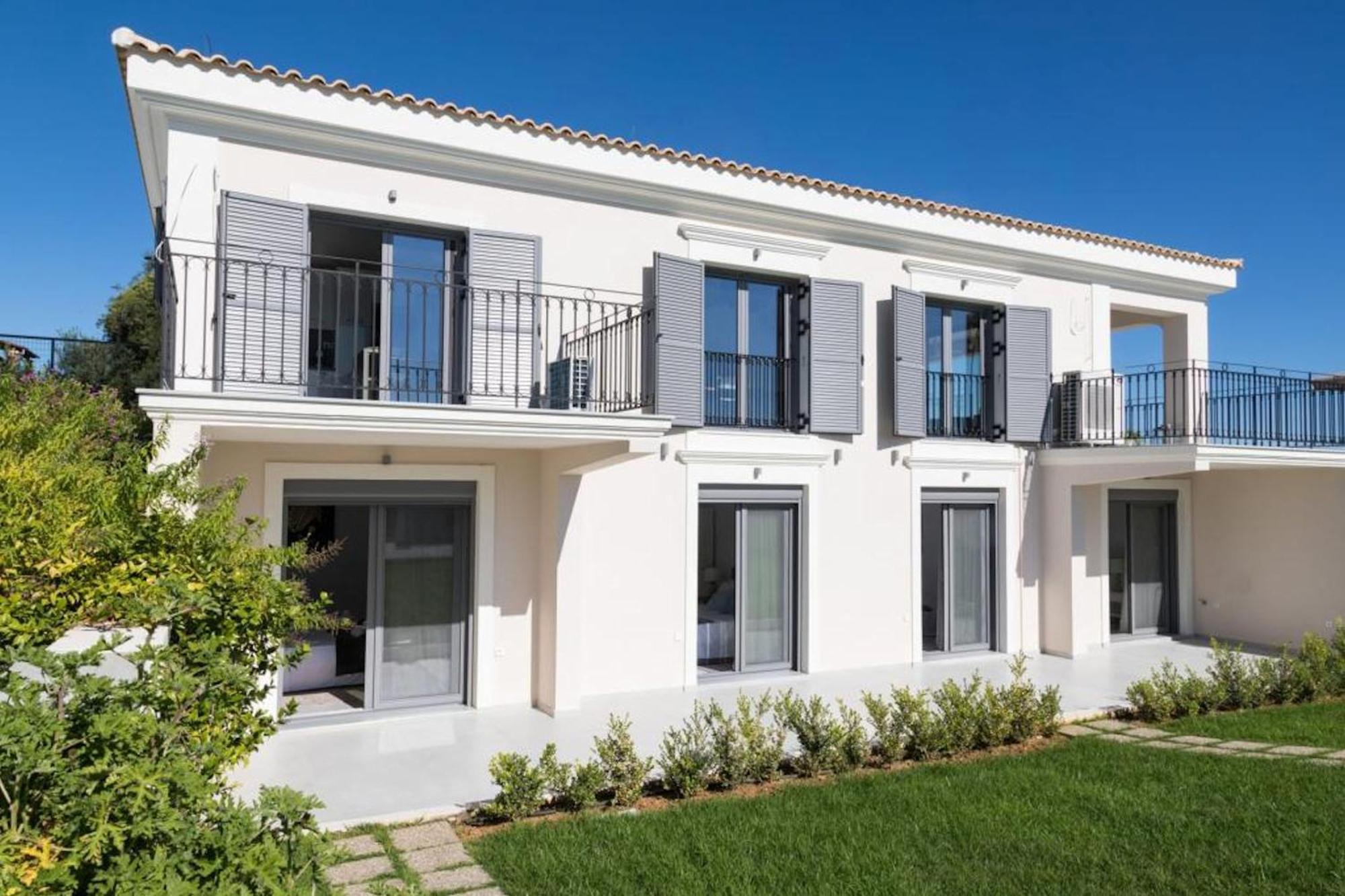 Cp 4 Bedroom Villa Giem Dassia Villa