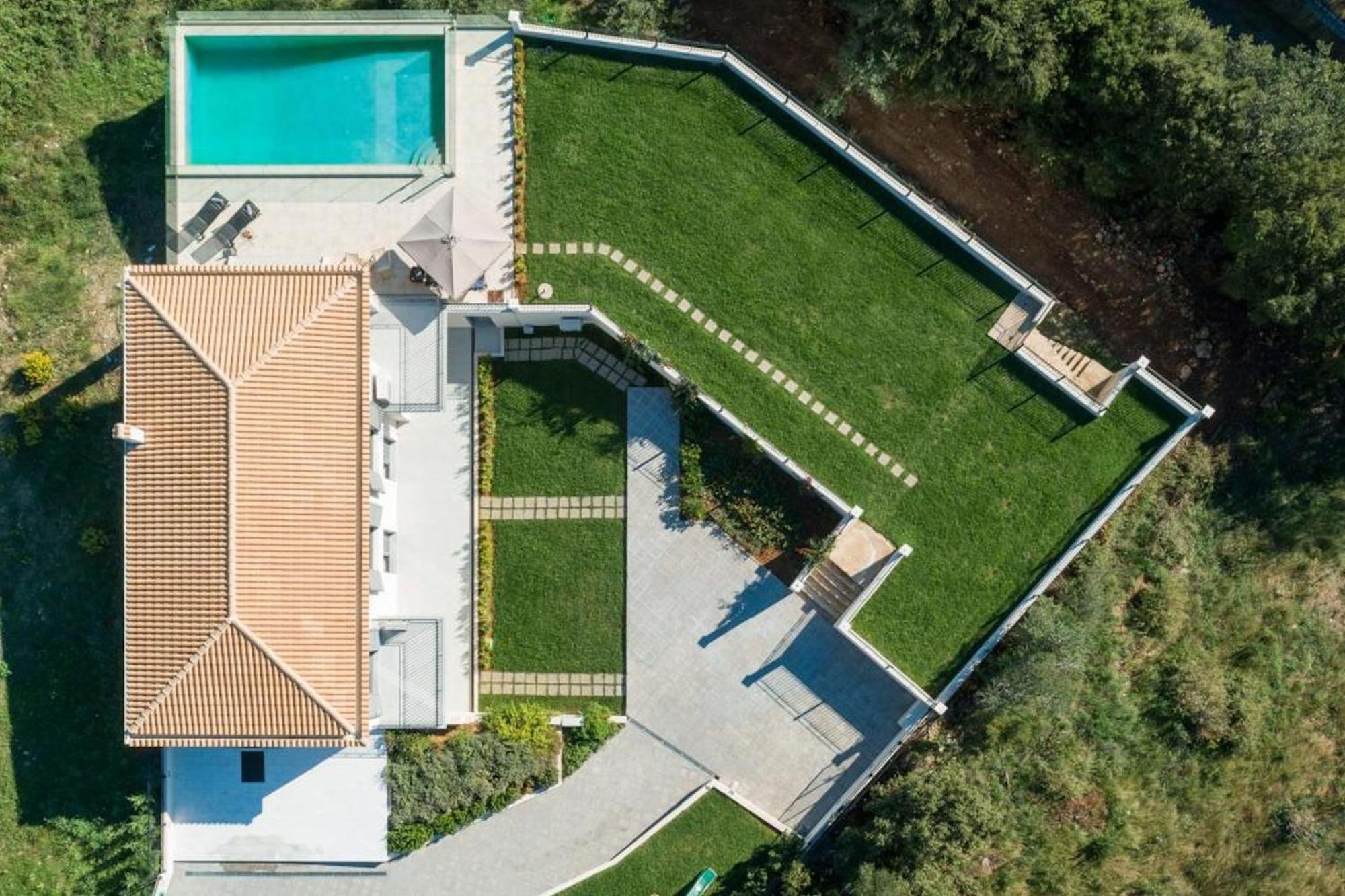 Cp 4 Bedroom Villa Giem Dassia Dafnila